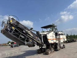 Wirtgen W2000 Asphalt milling machine